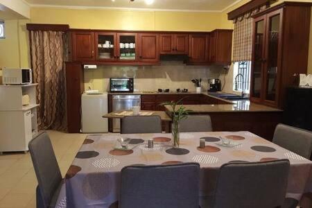 גראנדה באיה Villa Gerard Staar By Sov מראה חיצוני תמונה